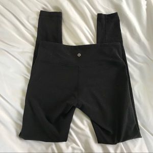 LULULEMON | black full length mid rise leggings 6